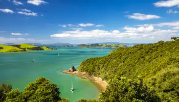 AUCKLAND/BAY OF ISLAND (245KM)