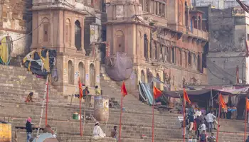 KHAJURAHO / BENARÉS