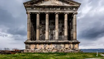 EREVÁN (GUEGHARD – GARNI)