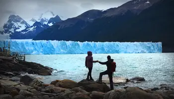 EL CALAFATE (GLACIAR PERITO MORENO)