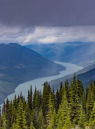 Entre Montañas del Oeste Canadiense