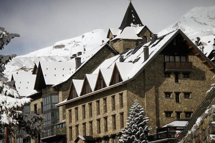 Hotel YOY VILLA SALLENT 3*