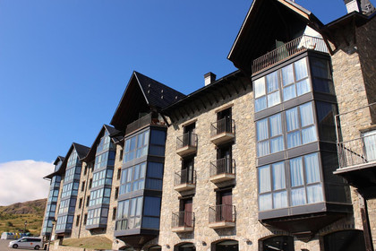 Hotel YOY VILLA SALLENT 4*