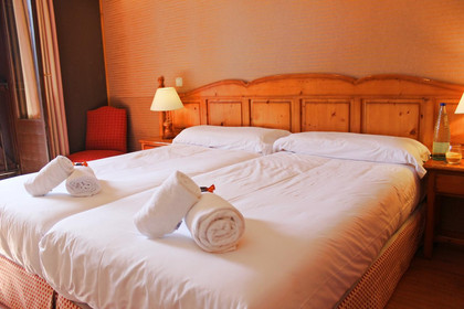 Hotel YOY VILLA SALLENT 3*