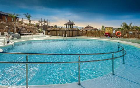 MAGIC ANIMAL, WATER PARK & POLYNESIAN LODGE RESORT