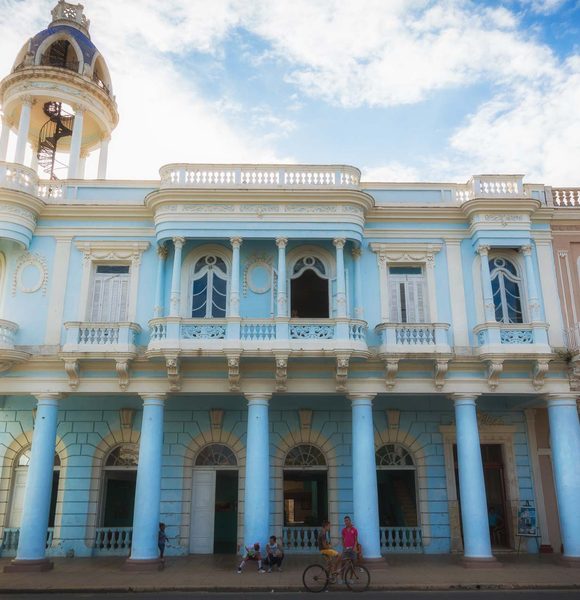 CIENFUEGOS TOUR