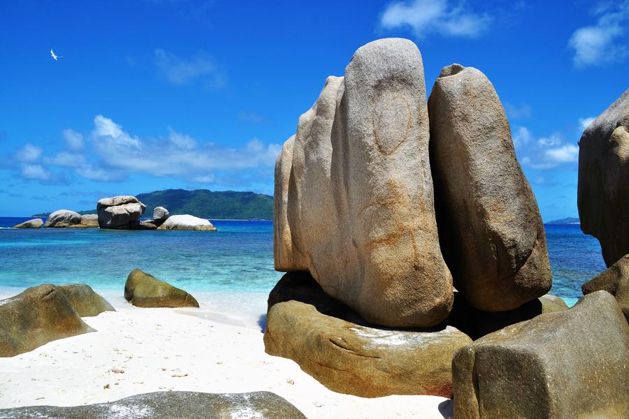 Curieuse → Cousin → Anse Lazio (Praslin)