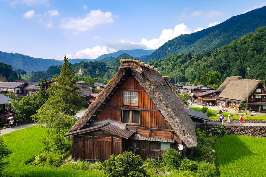 Kanazawa → Shirakawago → Takayama → Gero