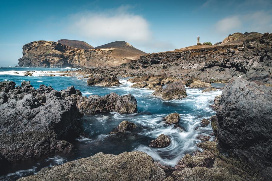 Faial, com o Vulcão dos Capelinhos