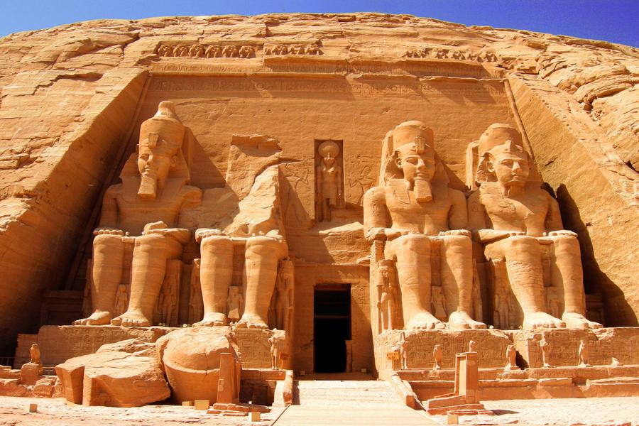 Assuão → Abu Simbel → Assuão